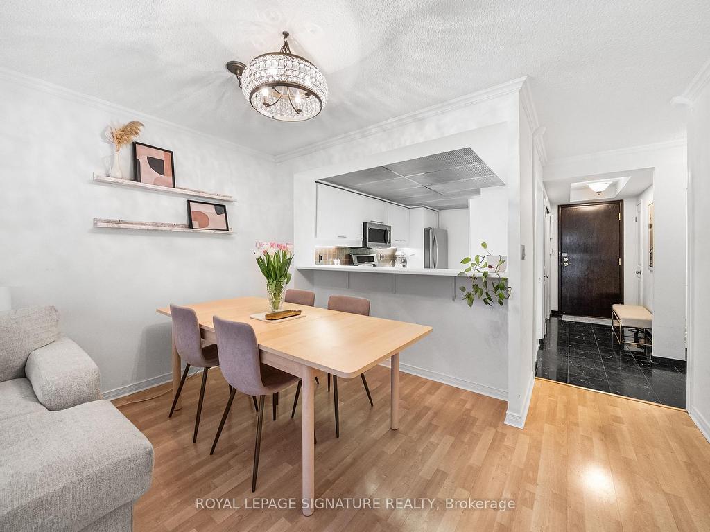 









18


Hollywood

Avenue, 206,
Toronto,




ON
M2N 6P5

