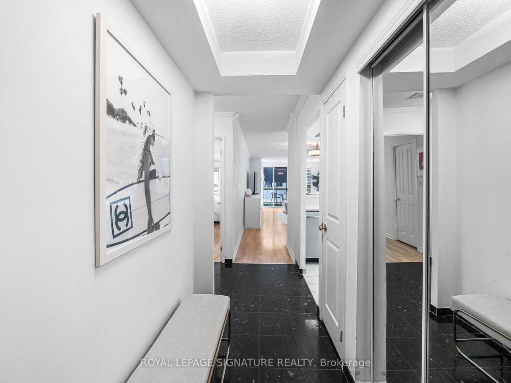 









18


Hollywood

Avenue, 206,
Toronto,




ON
M2N 6P5

