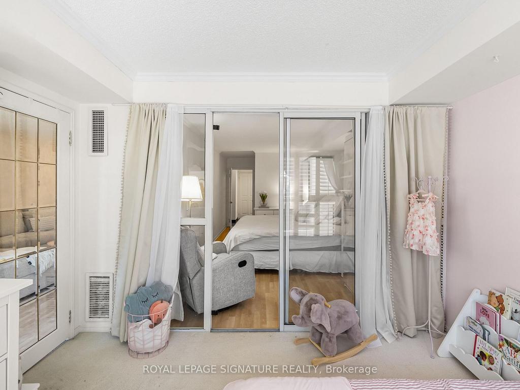 









18


Hollywood

Avenue, 206,
Toronto,




ON
M2N 6P5

