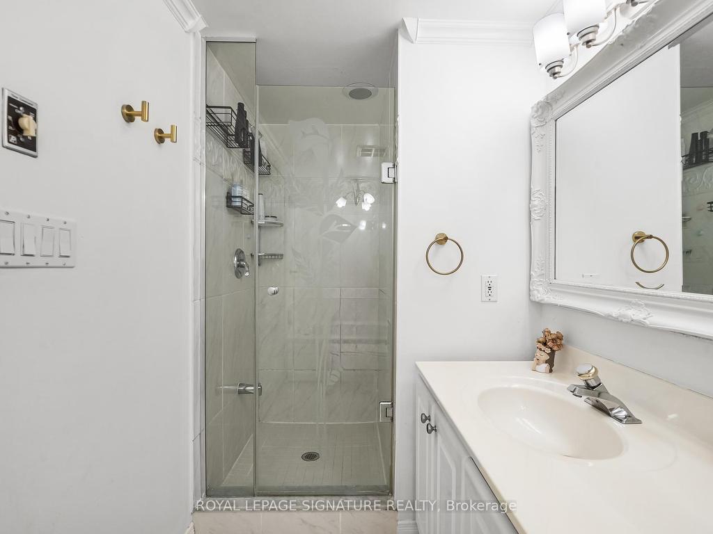 









18


Hollywood

Avenue, 206,
Toronto,




ON
M2N 6P5

