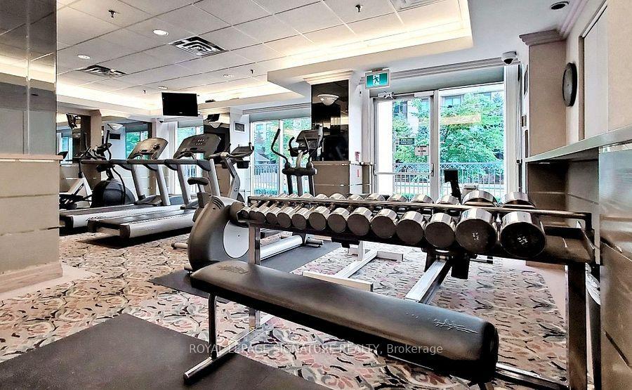 









18


Hollywood

Avenue, 206,
Toronto,




ON
M2N 6P5

