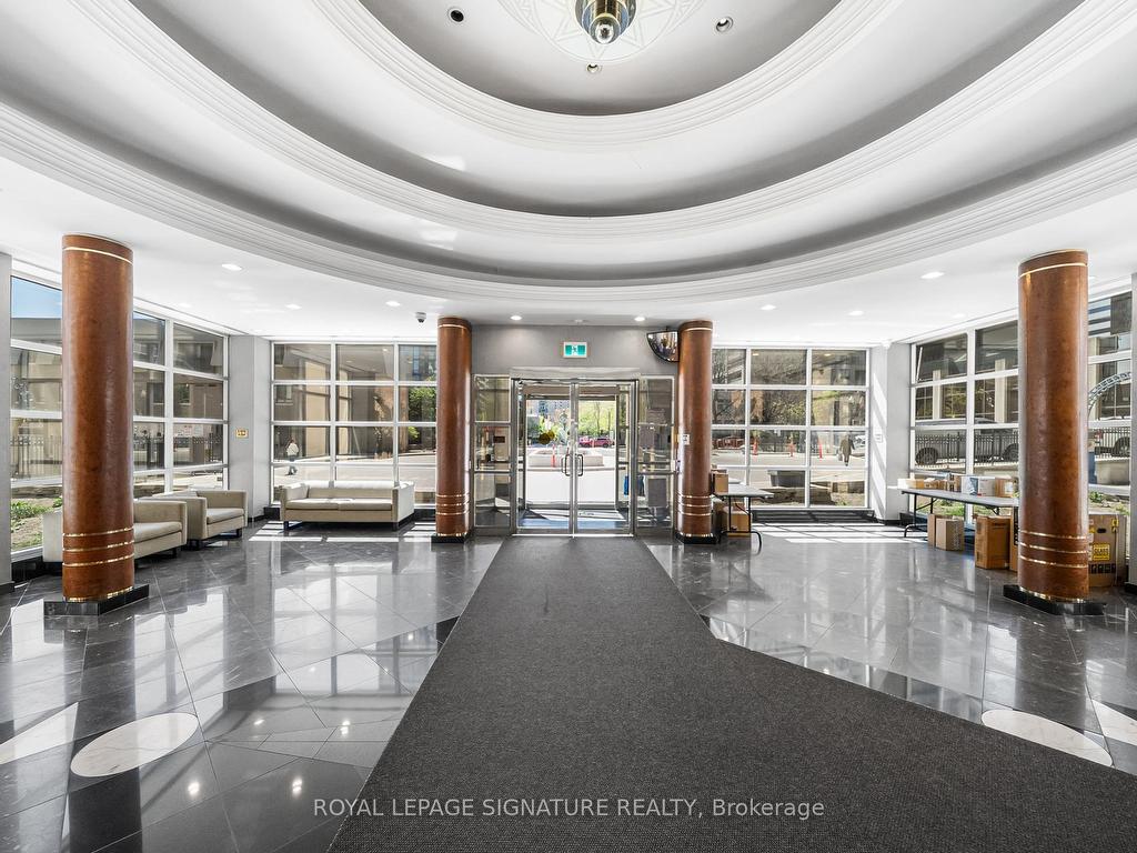 









18


Hollywood

Avenue, 206,
Toronto,




ON
M2N 6P5

