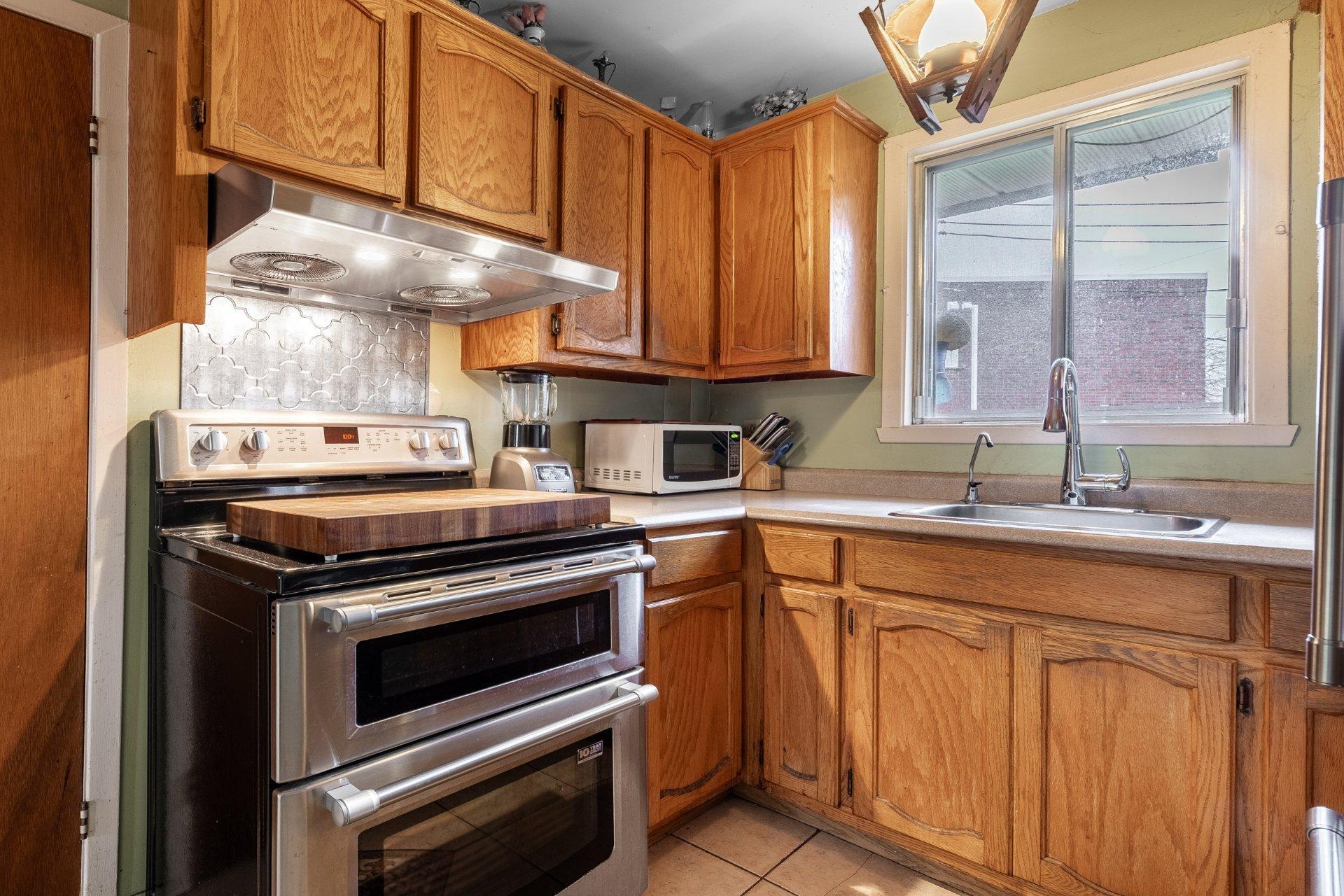 









2355


Boul. Perron

,
Longueuil (Le Vieux-Longueuil),




QC
J4L4G4

