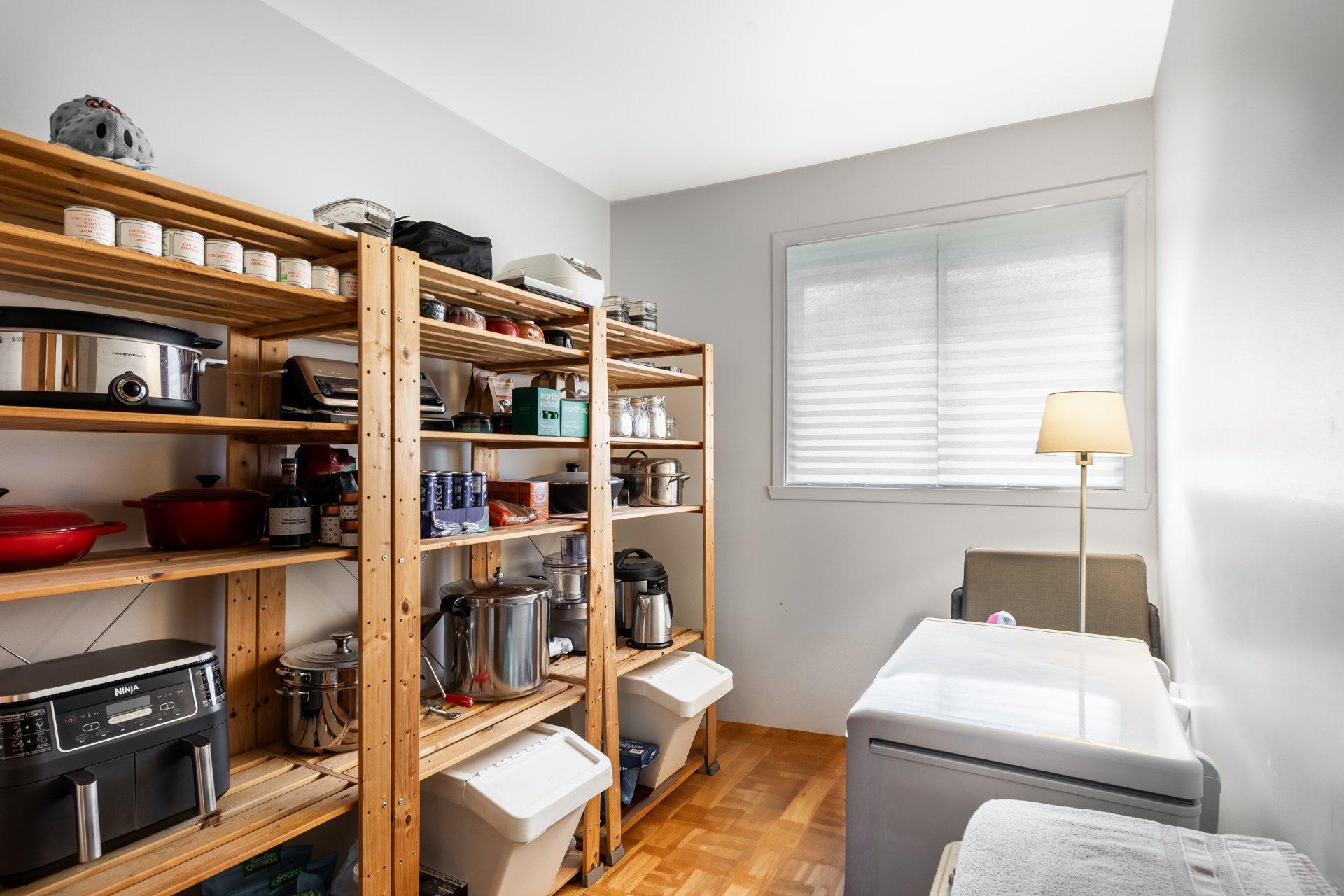 









2355


Boul. Perron

,
Longueuil (Le Vieux-Longueuil),




QC
J4L4G4

