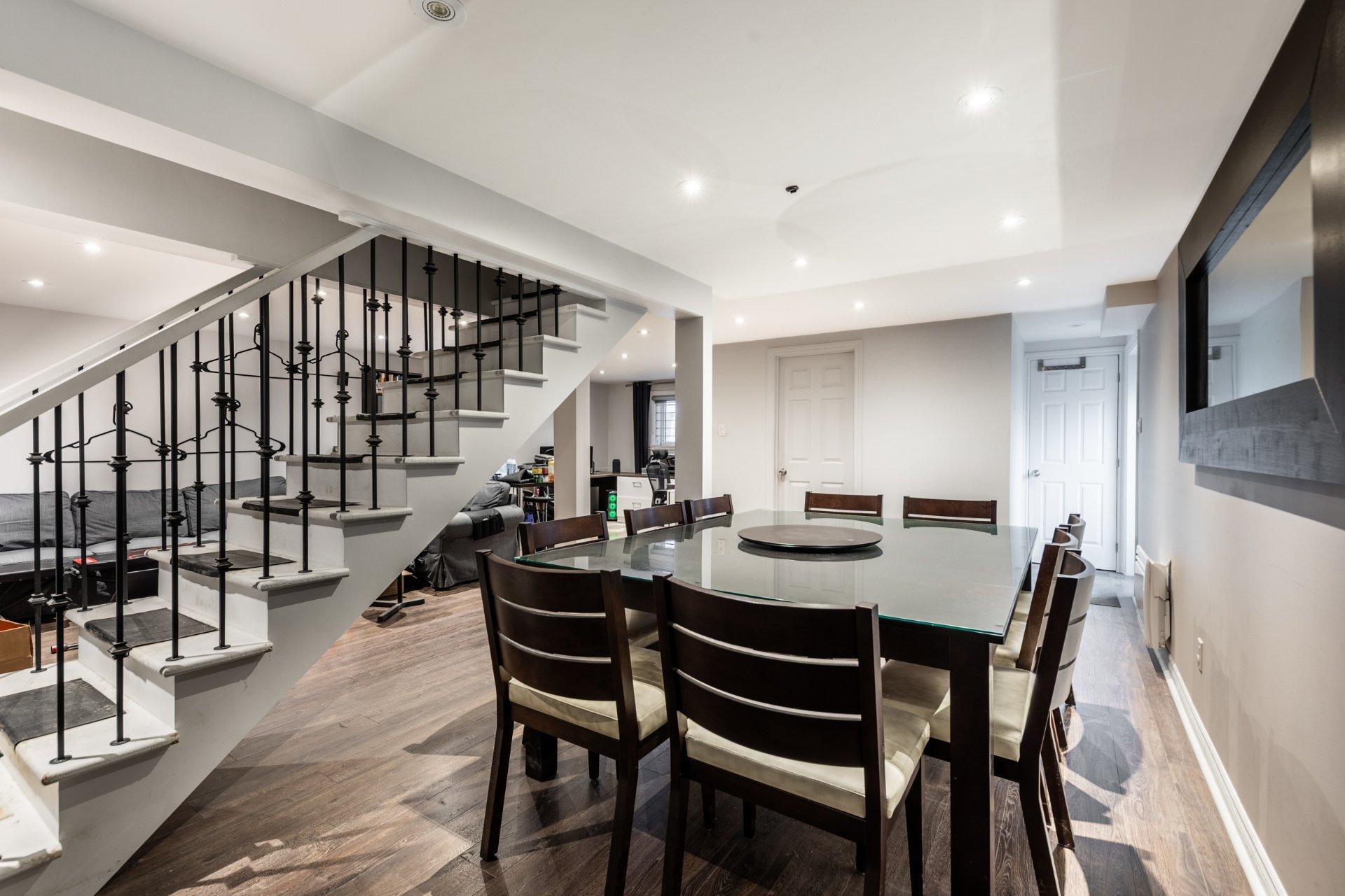 









2355


Boul. Perron

,
Longueuil (Le Vieux-Longueuil),




QC
J4L4G4

