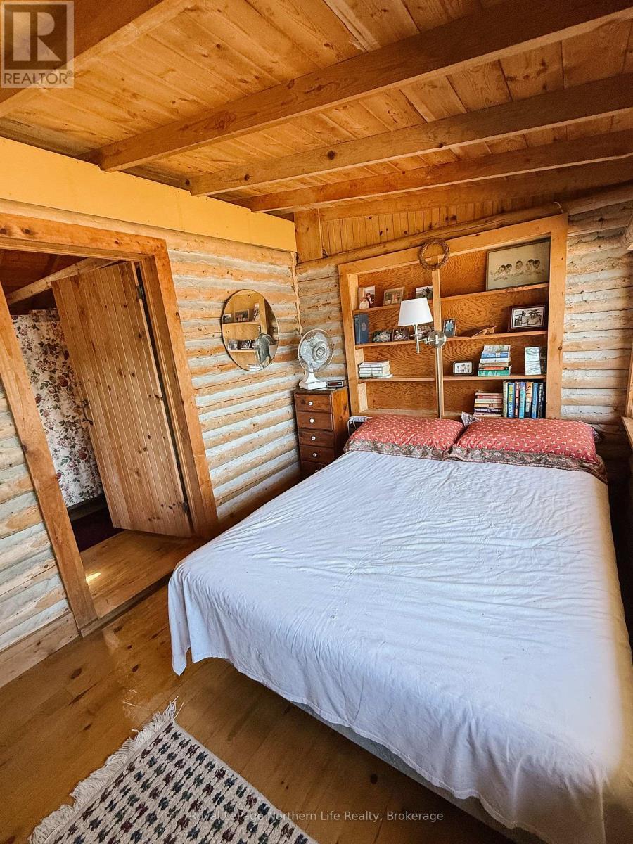 












295 NEAULT ROAD

,
Papineau-Cameron (Papineau Cameron),




Ontario
P0H1V0

