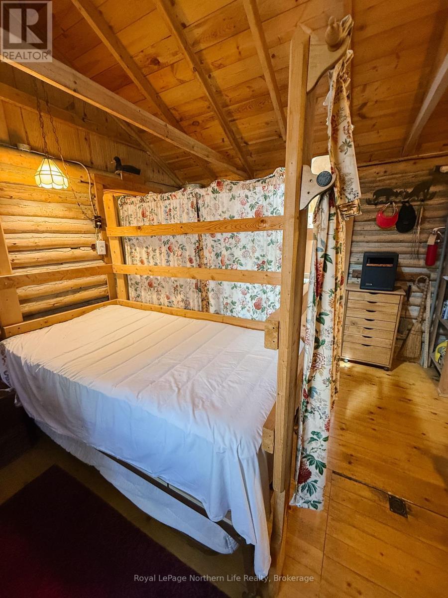 












295 NEAULT ROAD

,
Papineau-Cameron (Papineau Cameron),




Ontario
P0H1V0

