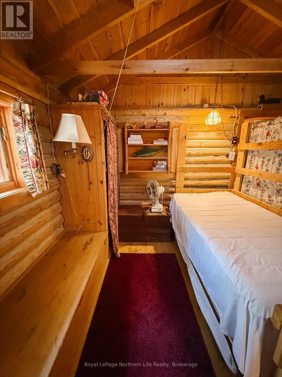 












295 NEAULT ROAD

,
Papineau-Cameron (Papineau Cameron),




Ontario
P0H1V0


