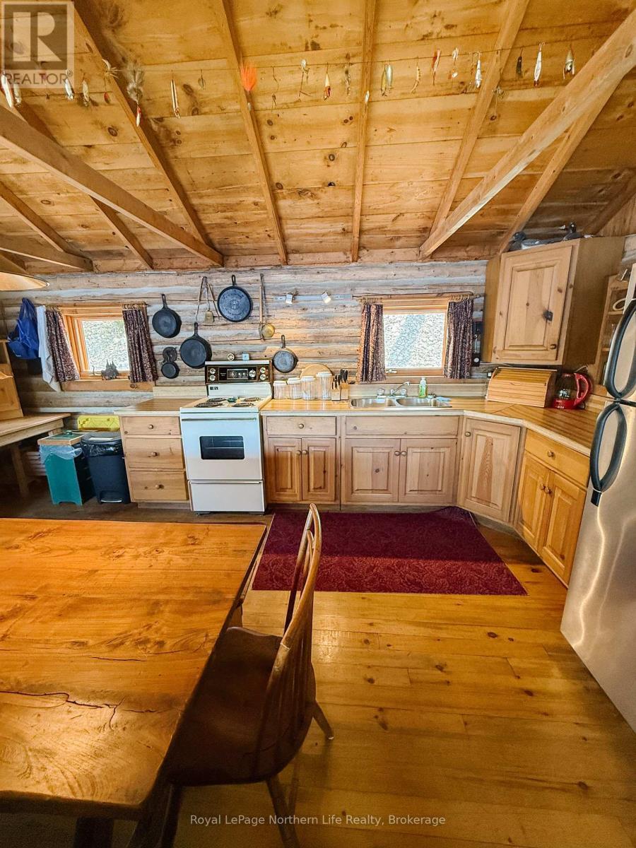 












295 NEAULT ROAD

,
Papineau-Cameron (Papineau Cameron),




Ontario
P0H1V0

