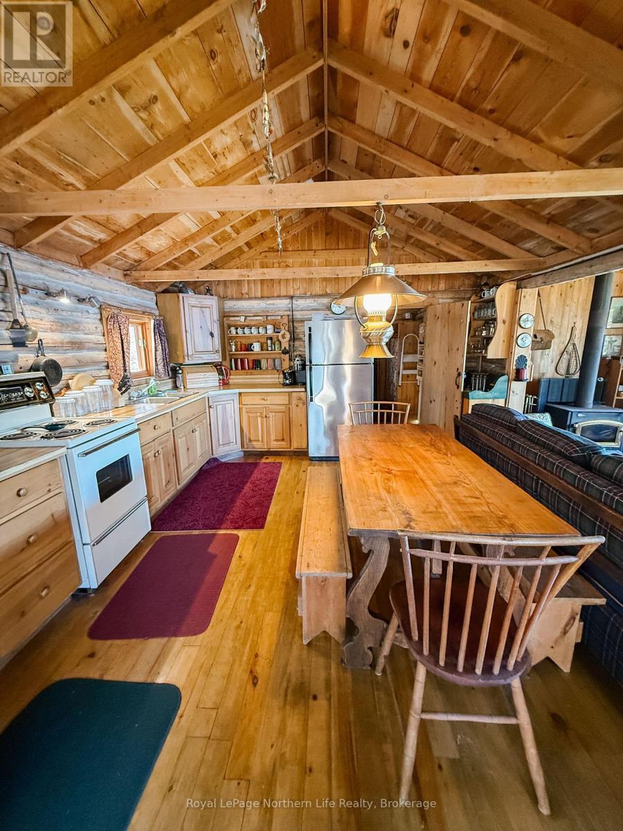 












295 NEAULT ROAD

,
Papineau-Cameron (Papineau Cameron),




Ontario
P0H1V0

