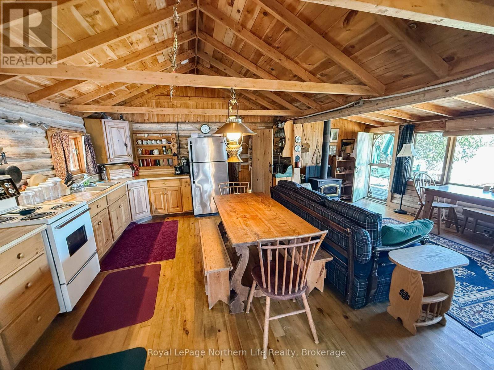 












295 NEAULT ROAD

,
Papineau-Cameron (Papineau Cameron),




Ontario
P0H1V0

