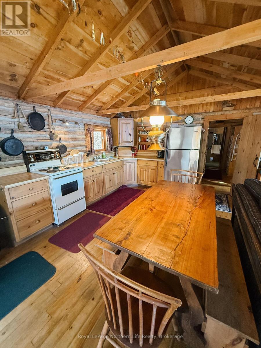 












295 NEAULT ROAD

,
Papineau-Cameron (Papineau Cameron),




Ontario
P0H1V0

