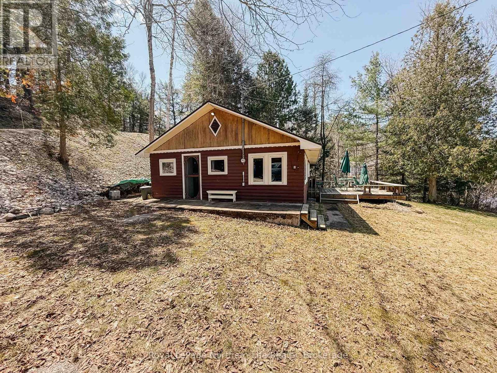 












295 NEAULT ROAD

,
Papineau-Cameron (Papineau Cameron),




Ontario
P0H1V0

