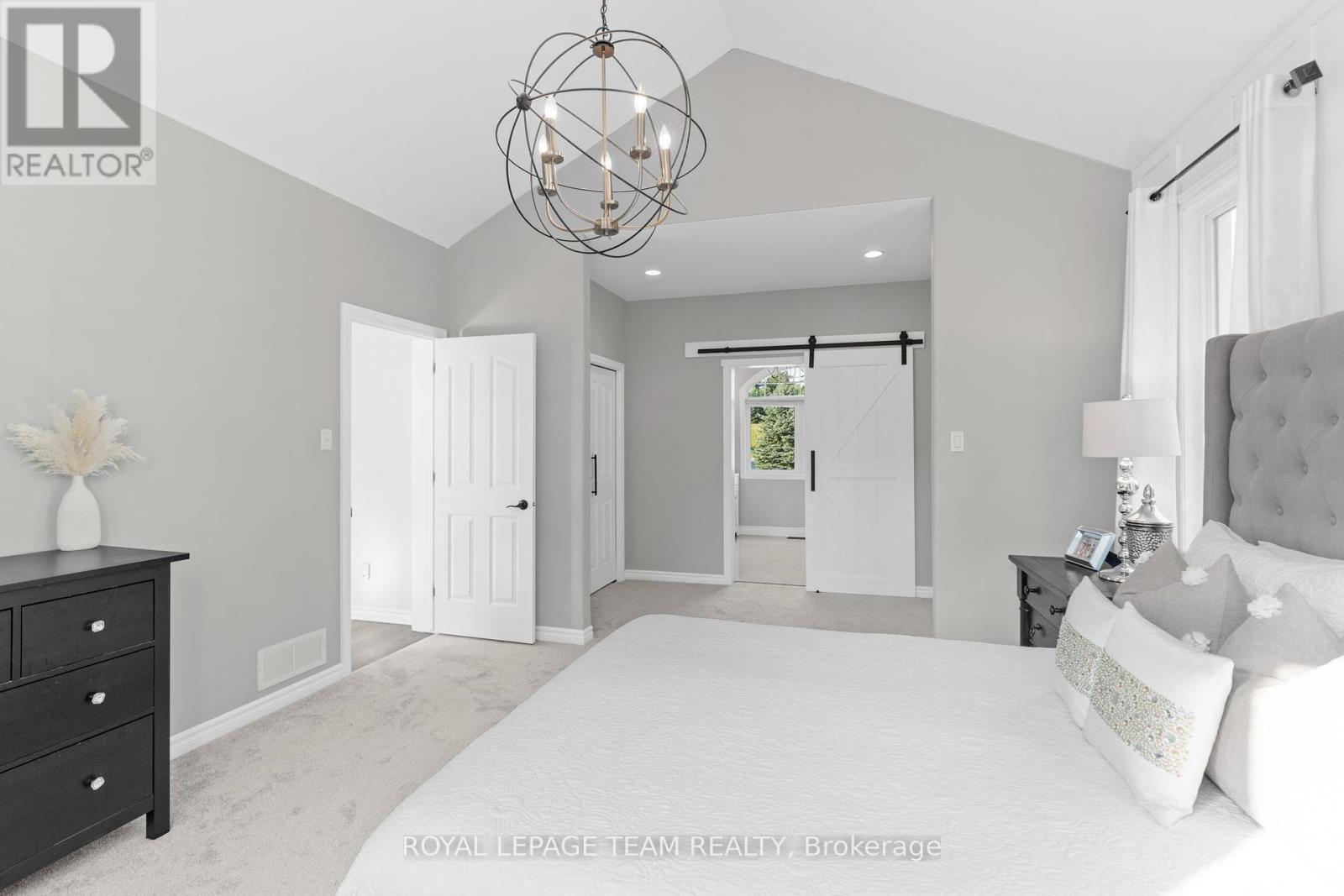 












112 LADY LOCHEAD LANE

,
Ottawa,




Ontario
K0A1L0

