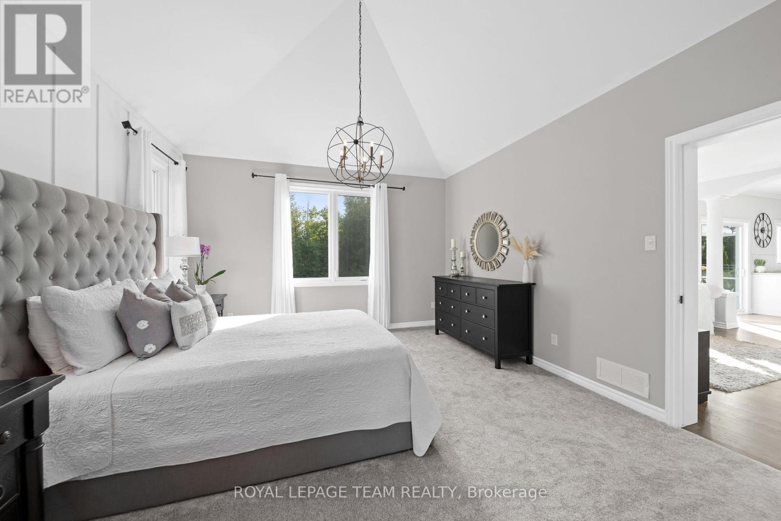 












112 LADY LOCHEAD LANE

,
Ottawa,




Ontario
K0A1L0

