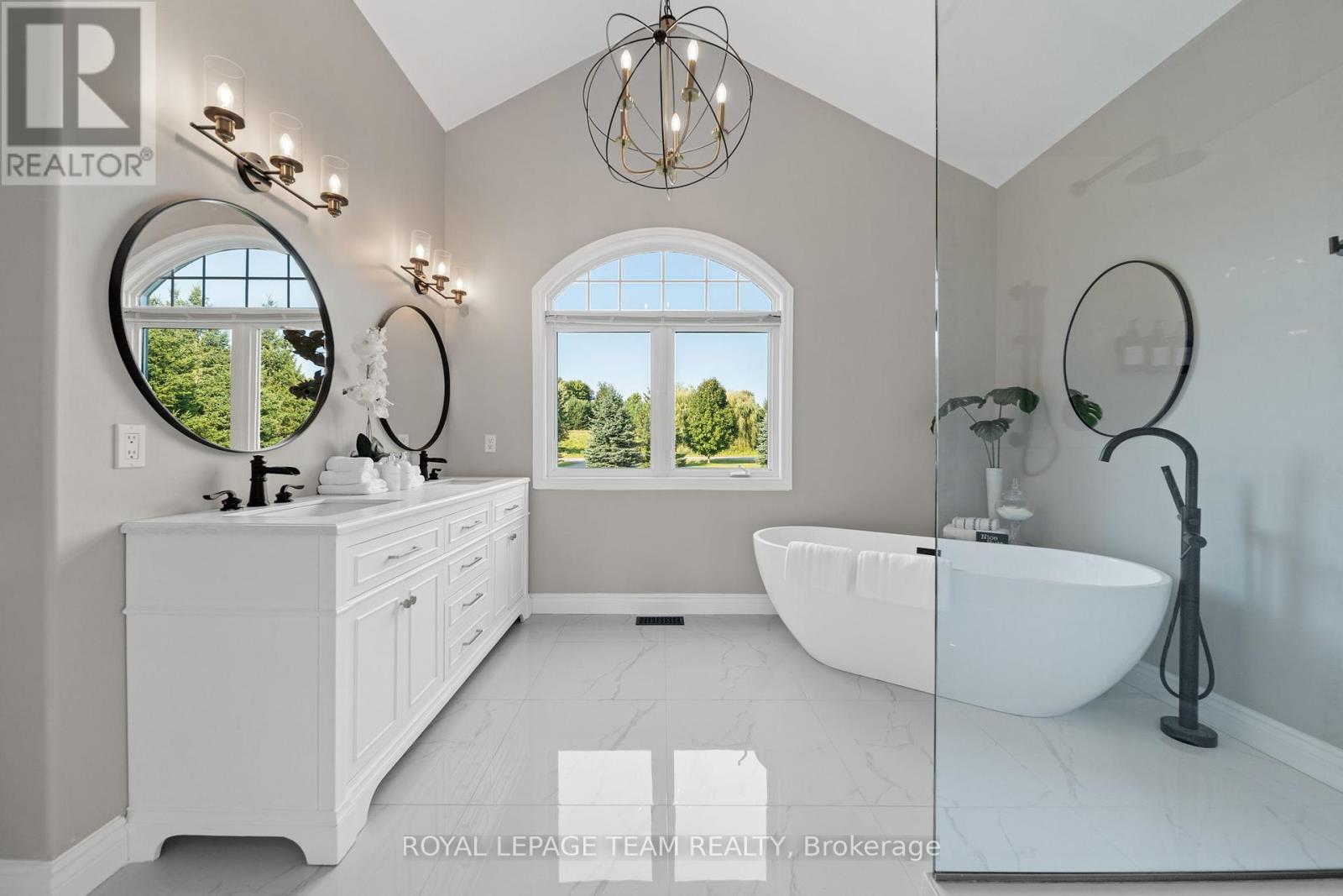 












112 LADY LOCHEAD LANE

,
Ottawa,




Ontario
K0A1L0

