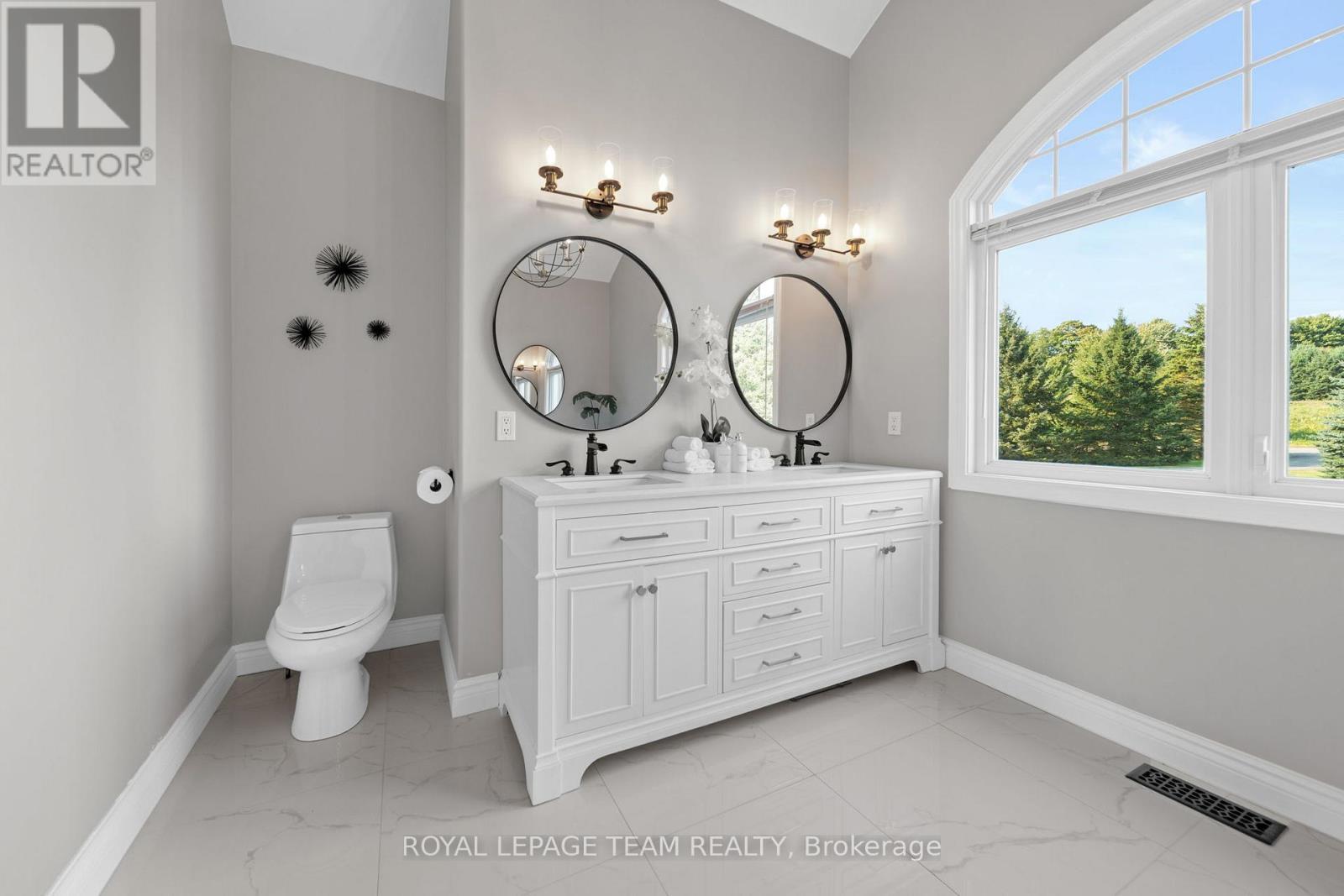 












112 LADY LOCHEAD LANE

,
Ottawa,




Ontario
K0A1L0


