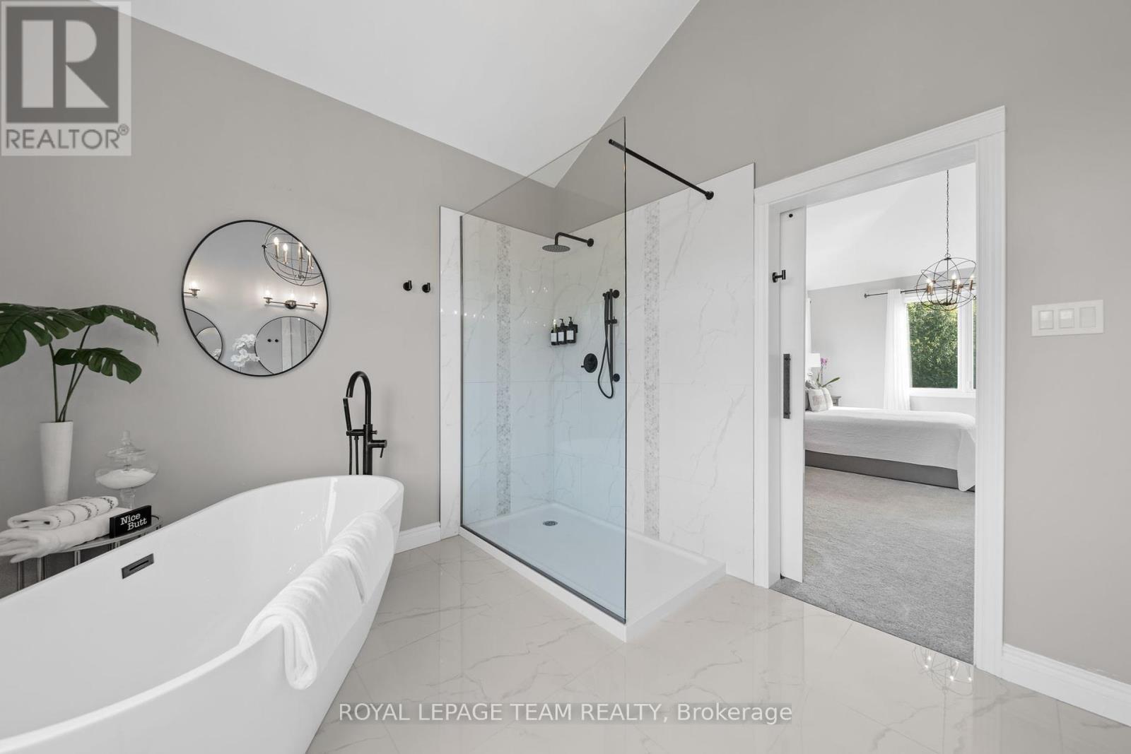 












112 LADY LOCHEAD LANE

,
Ottawa,




Ontario
K0A1L0


