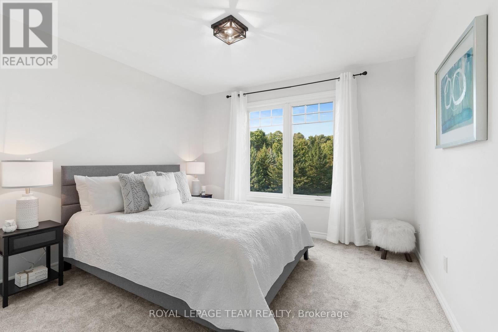 












112 LADY LOCHEAD LANE

,
Ottawa,




Ontario
K0A1L0


