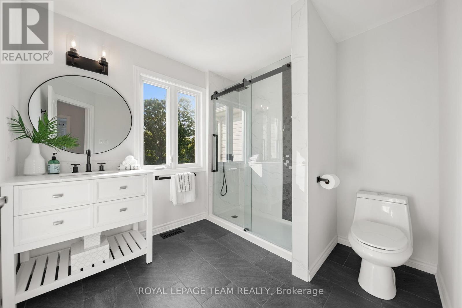












112 LADY LOCHEAD LANE

,
Ottawa,




Ontario
K0A1L0

