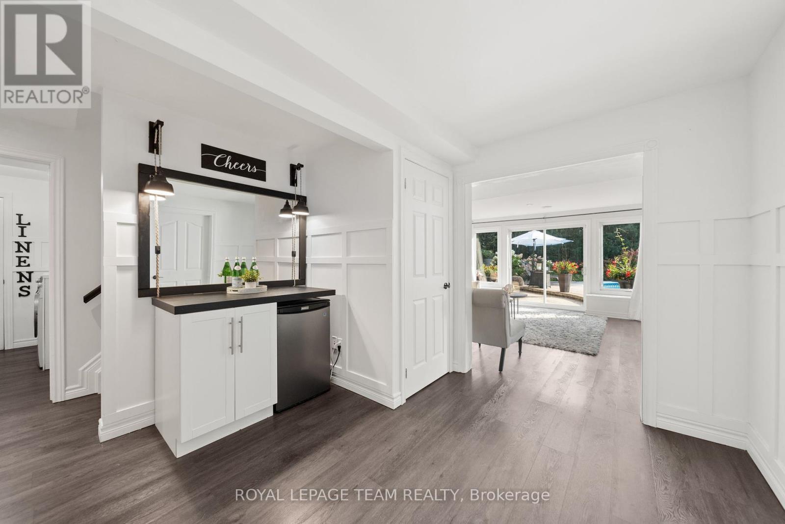 












112 LADY LOCHEAD LANE

,
Ottawa,




Ontario
K0A1L0


