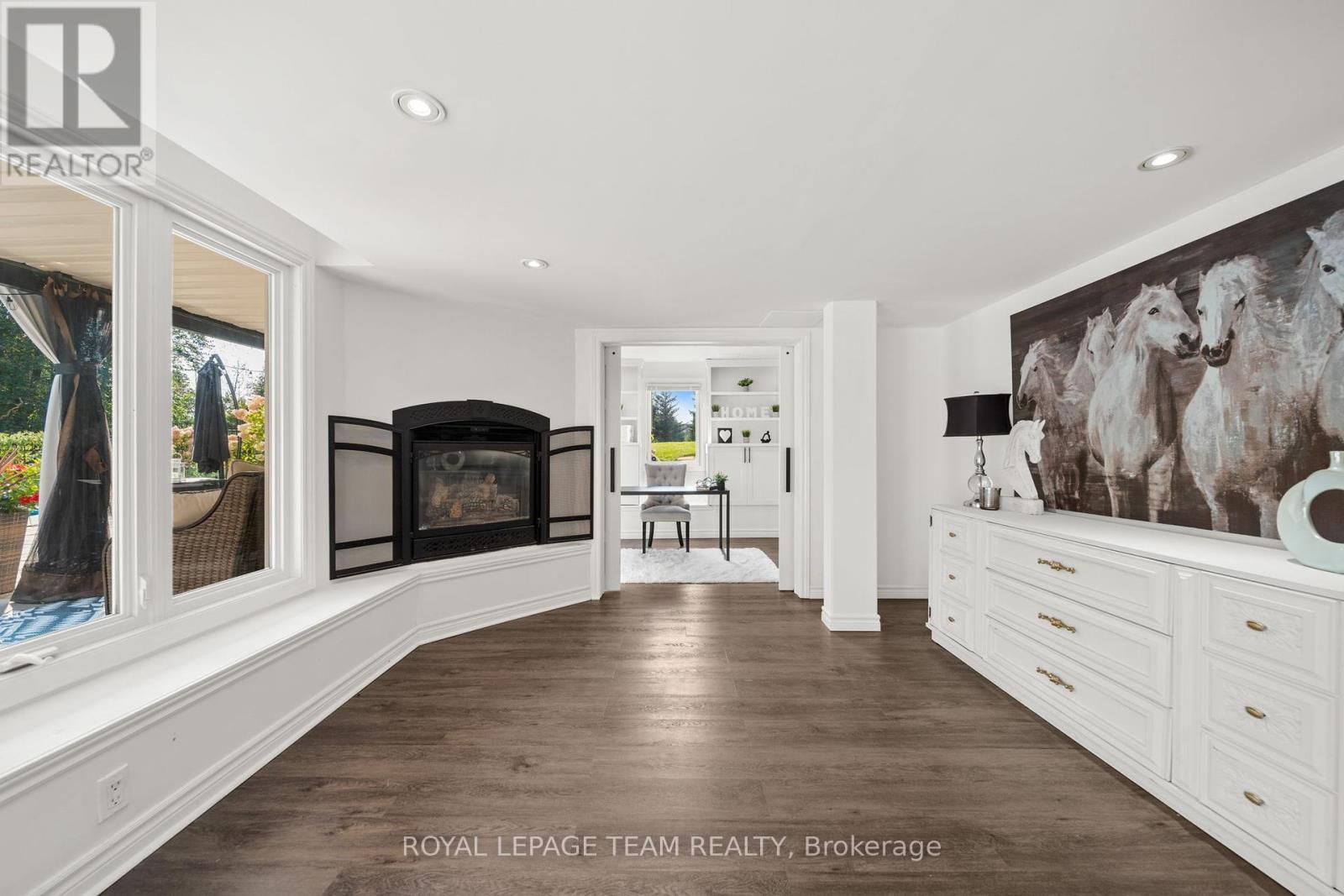 












112 LADY LOCHEAD LANE

,
Ottawa,




Ontario
K0A1L0

