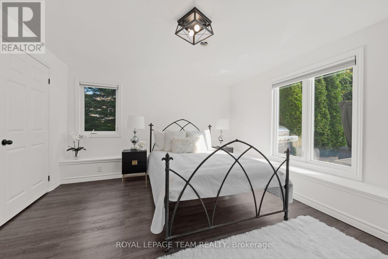 












112 LADY LOCHEAD LANE

,
Ottawa,




Ontario
K0A1L0

