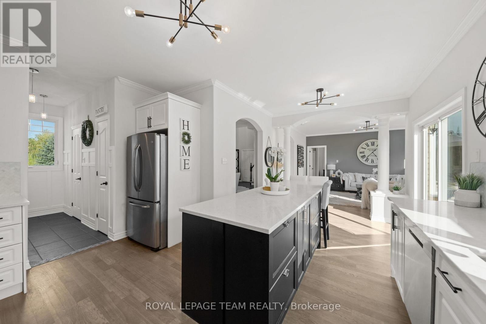 












112 LADY LOCHEAD LANE

,
Ottawa,




Ontario
K0A1L0

