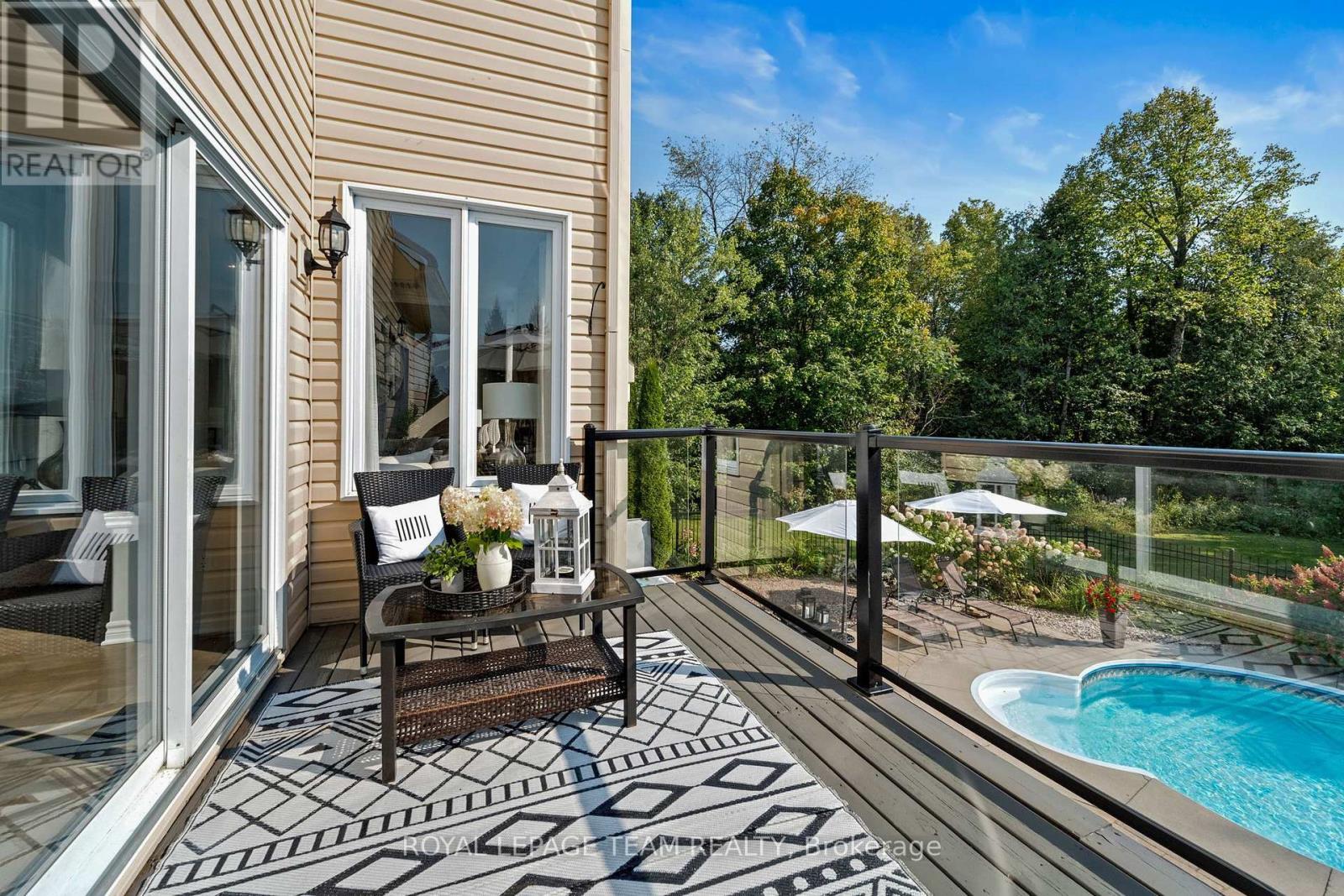 












112 LADY LOCHEAD LANE

,
Ottawa,




Ontario
K0A1L0

