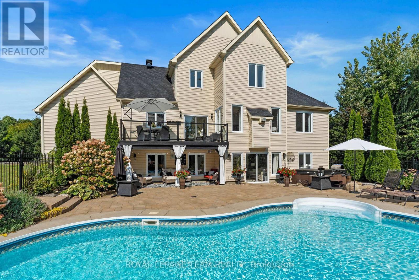 












112 LADY LOCHEAD LANE

,
Ottawa,




Ontario
K0A1L0


