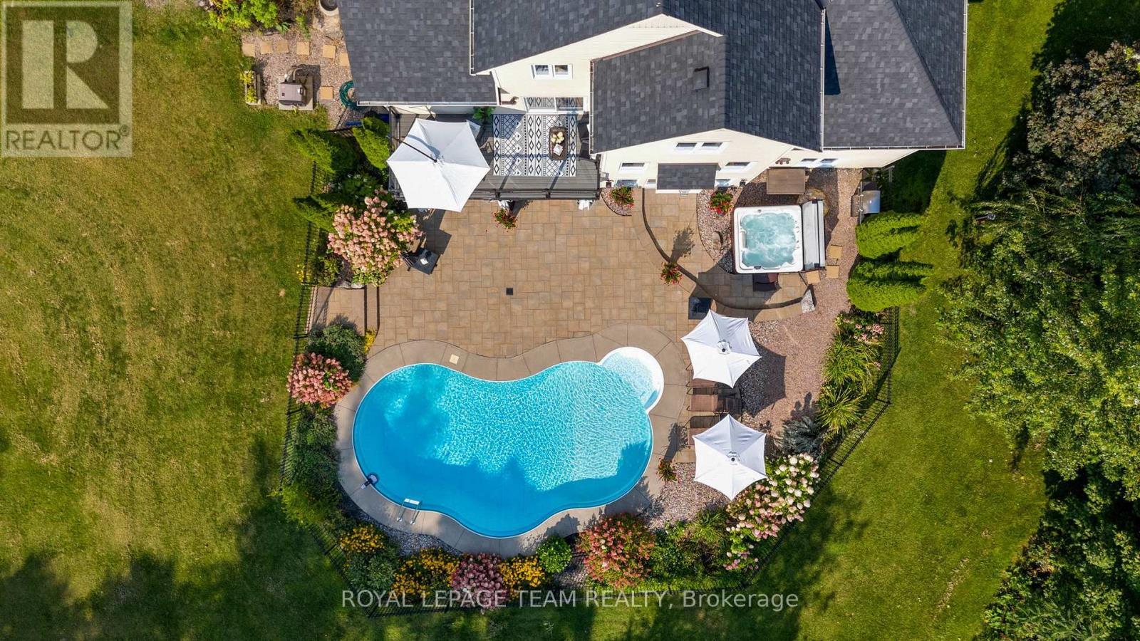 












112 LADY LOCHEAD LANE

,
Ottawa,




Ontario
K0A1L0

