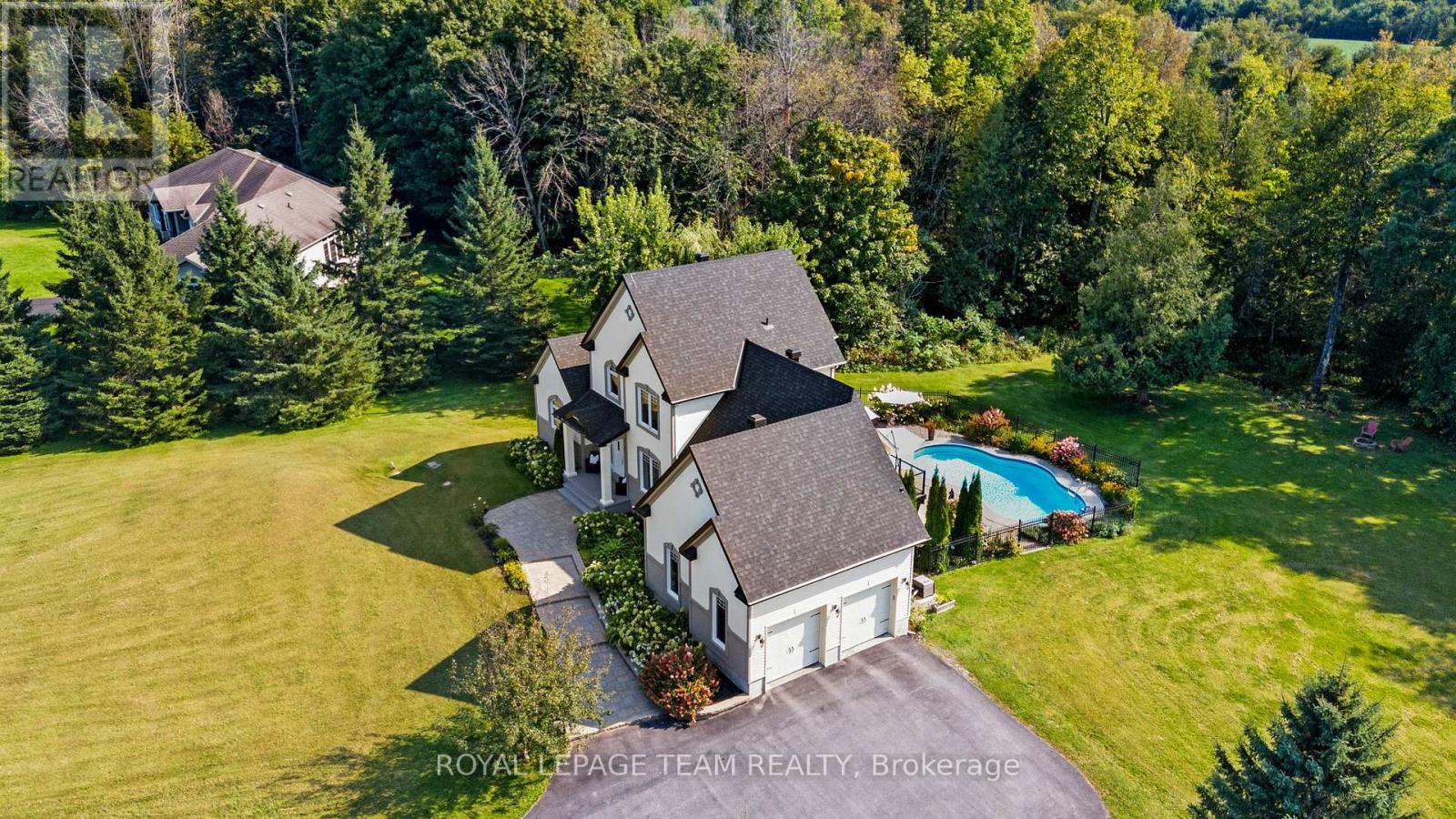












112 LADY LOCHEAD LANE

,
Ottawa,




Ontario
K0A1L0

