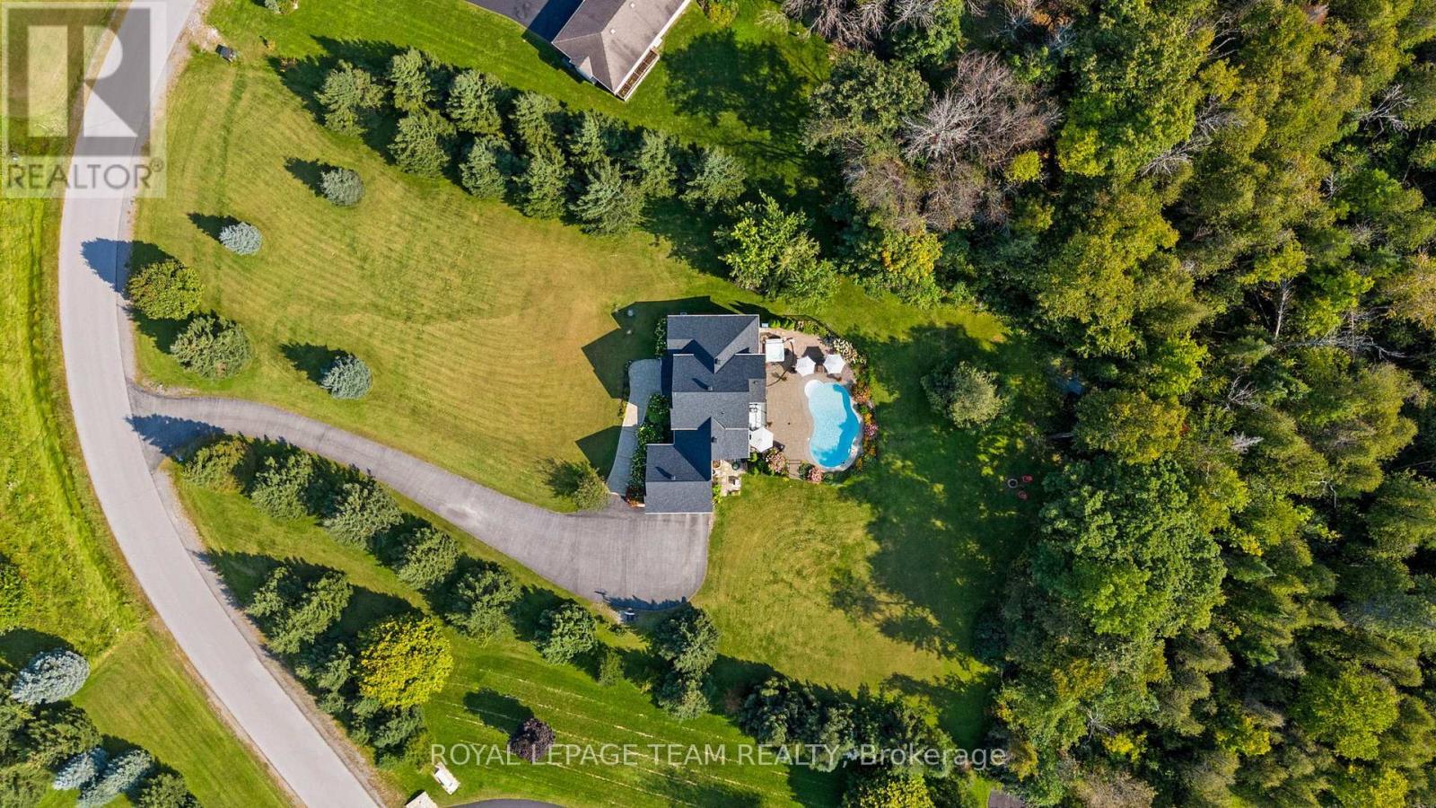 












112 LADY LOCHEAD LANE

,
Ottawa,




Ontario
K0A1L0

