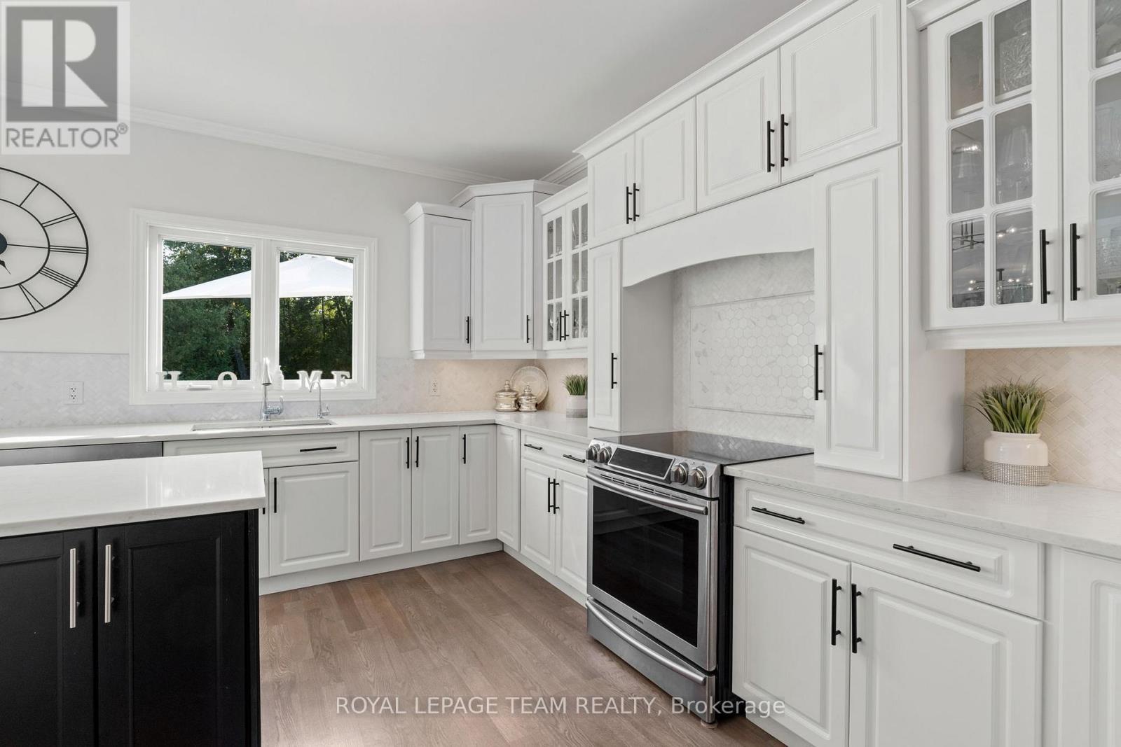 












112 LADY LOCHEAD LANE

,
Ottawa,




Ontario
K0A1L0

