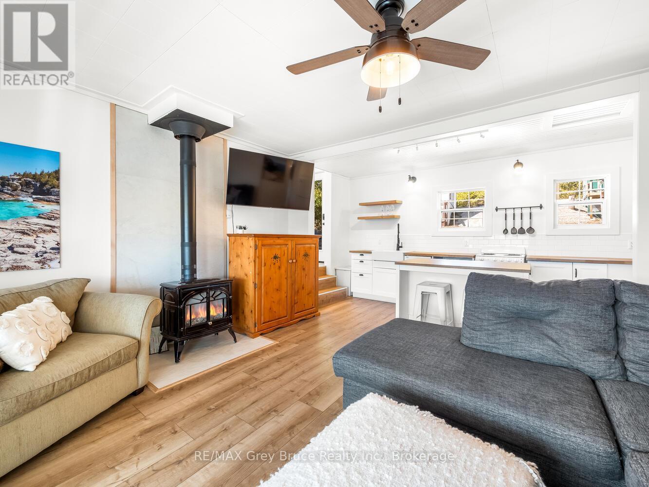 












59 SIMPSON AVENUE

,
Northern Bruce Peninsula,




Ontario
N0H2R0


