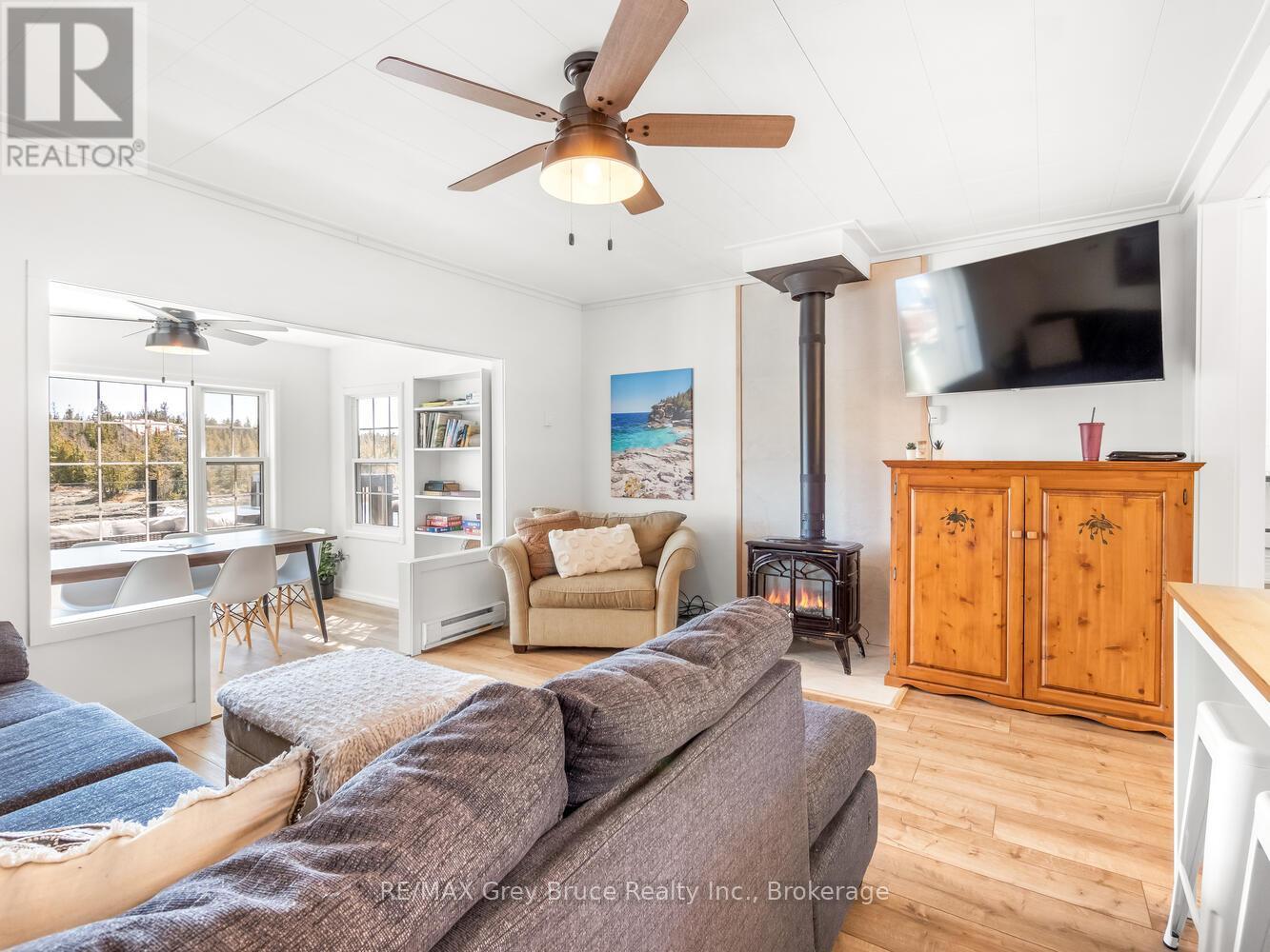 












59 SIMPSON AVENUE

,
Northern Bruce Peninsula,




Ontario
N0H2R0

