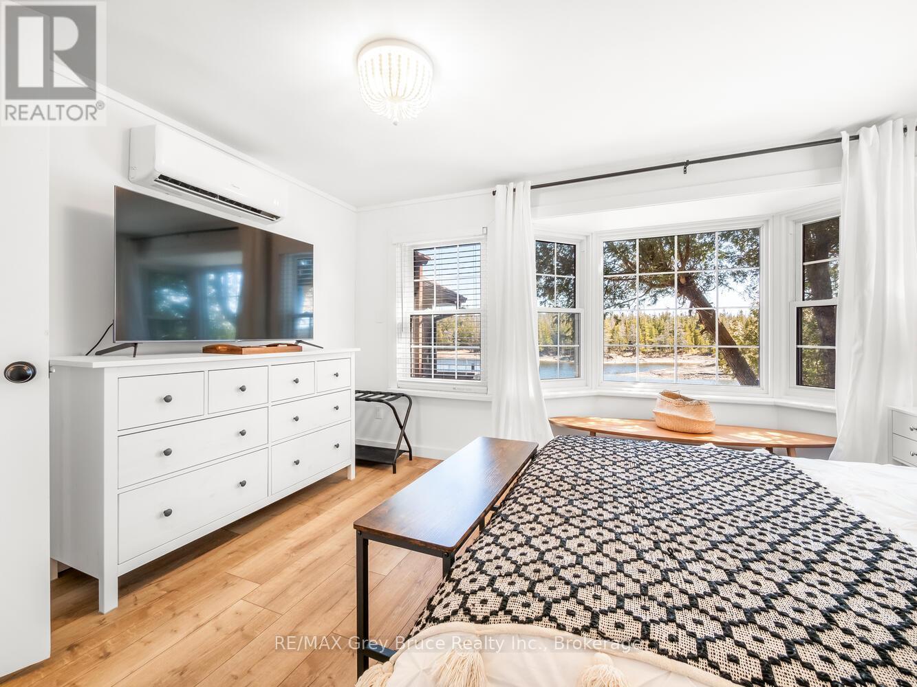 












59 SIMPSON AVENUE

,
Northern Bruce Peninsula,




Ontario
N0H2R0

