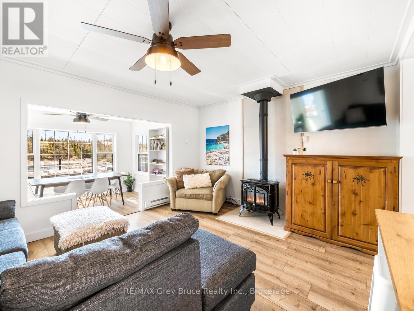












59 SIMPSON AVENUE

,
Northern Bruce Peninsula,




Ontario
N0H2R0


