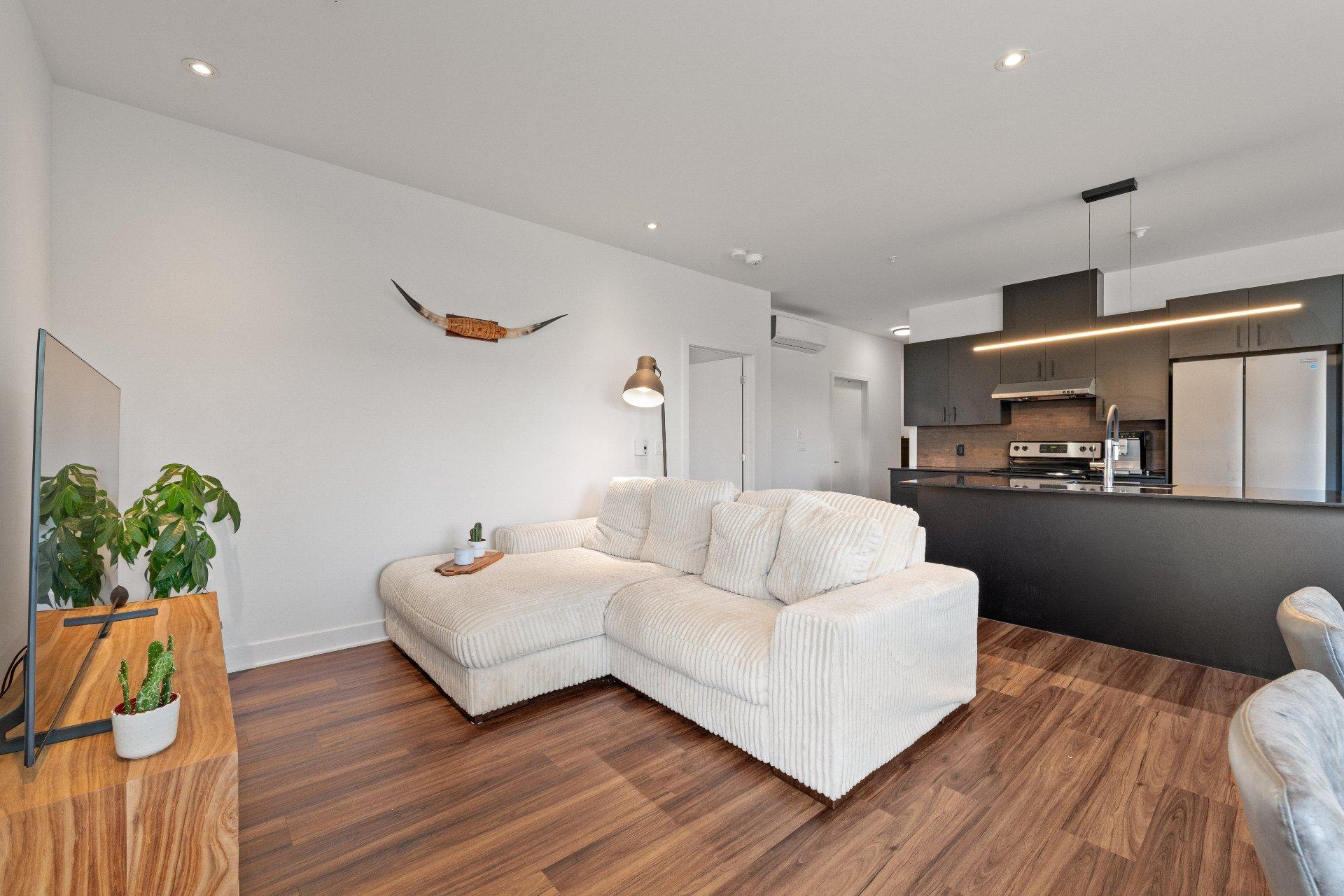 









322


Rue des Vétérans

, 205,
Mont-Saint-Hilaire,




QC
J3H0R8

