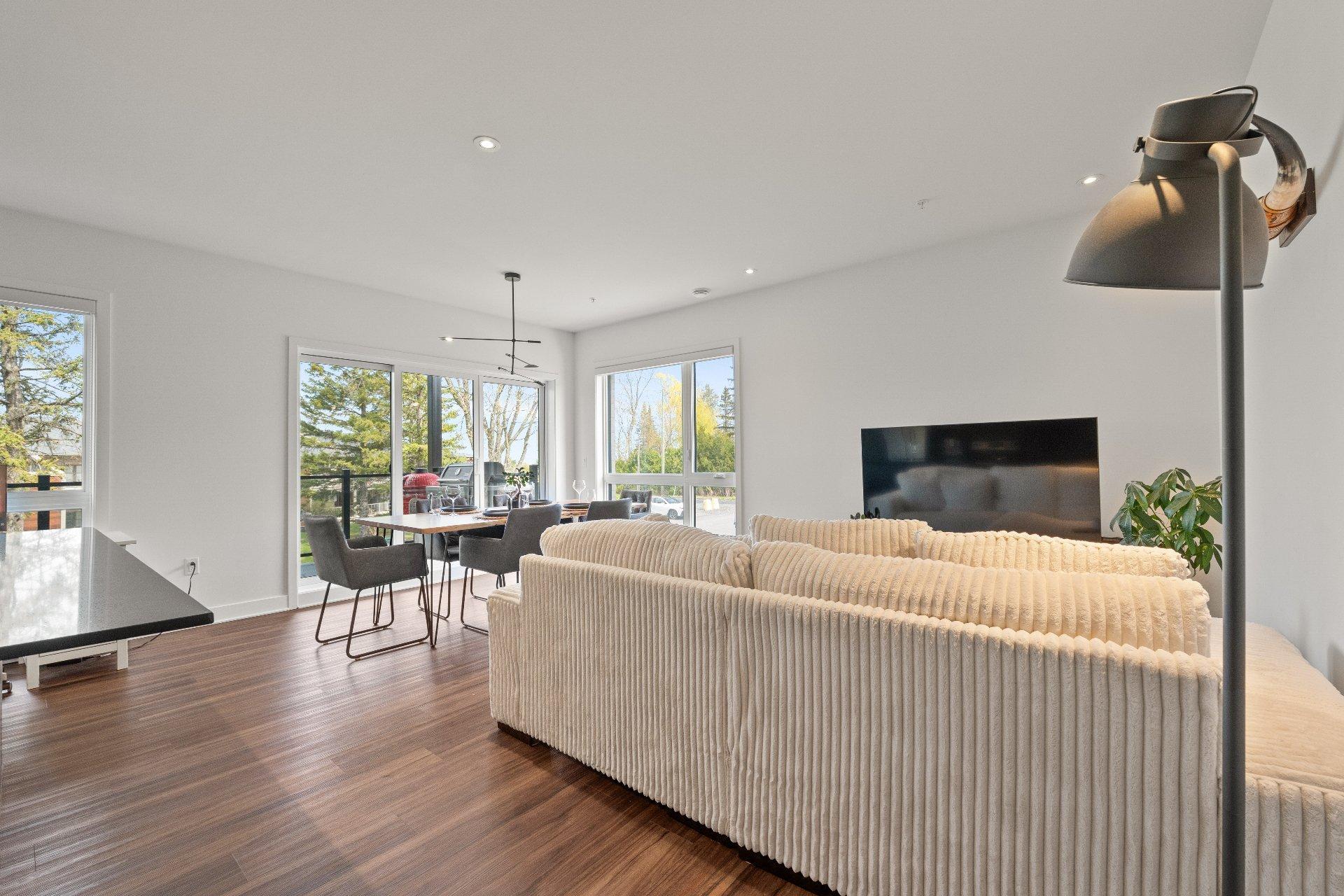 









322


Rue des Vétérans

, 205,
Mont-Saint-Hilaire,




QC
J3H0R8

