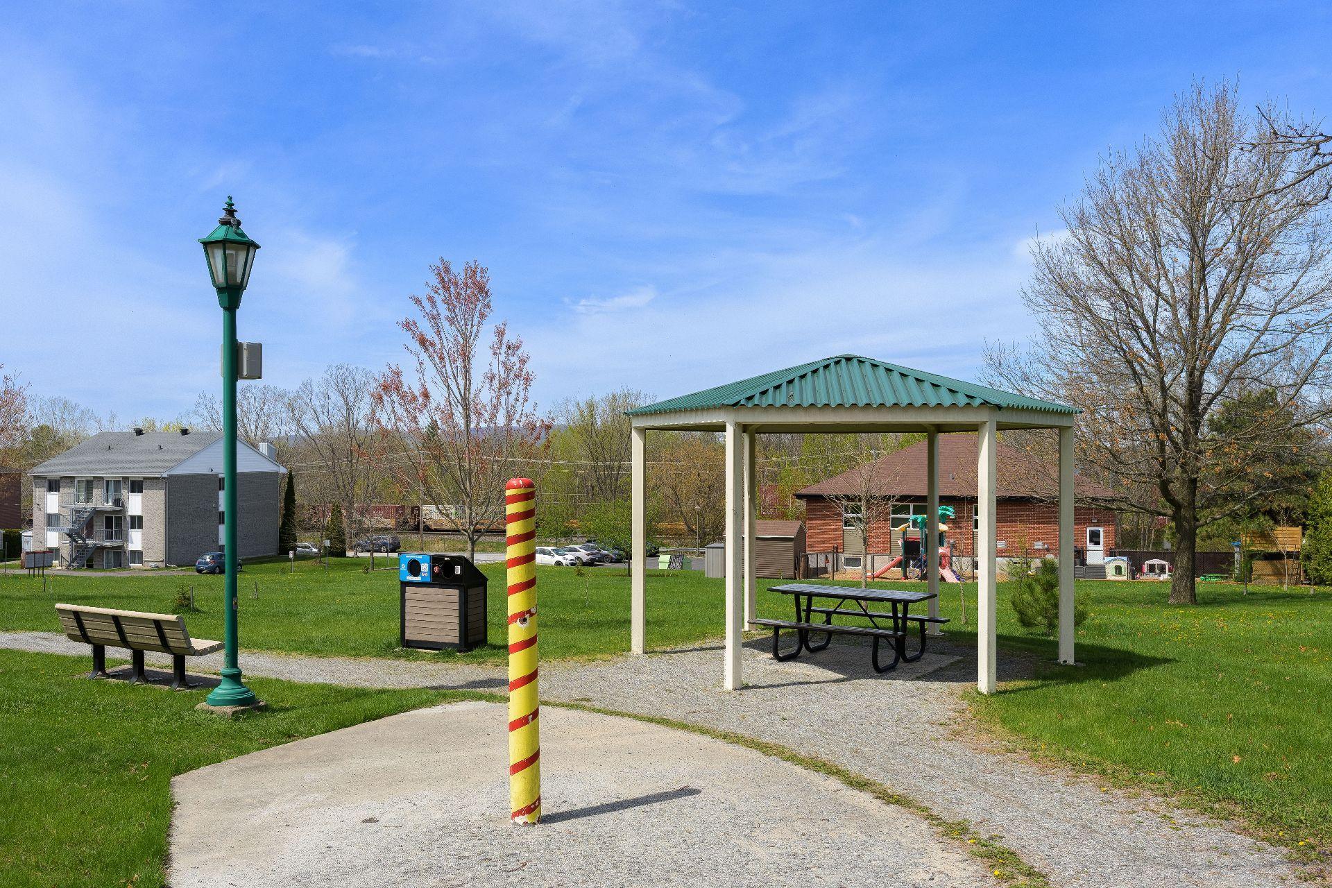 









322


Rue des Vétérans

, 205,
Mont-Saint-Hilaire,




QC
J3H0R8

