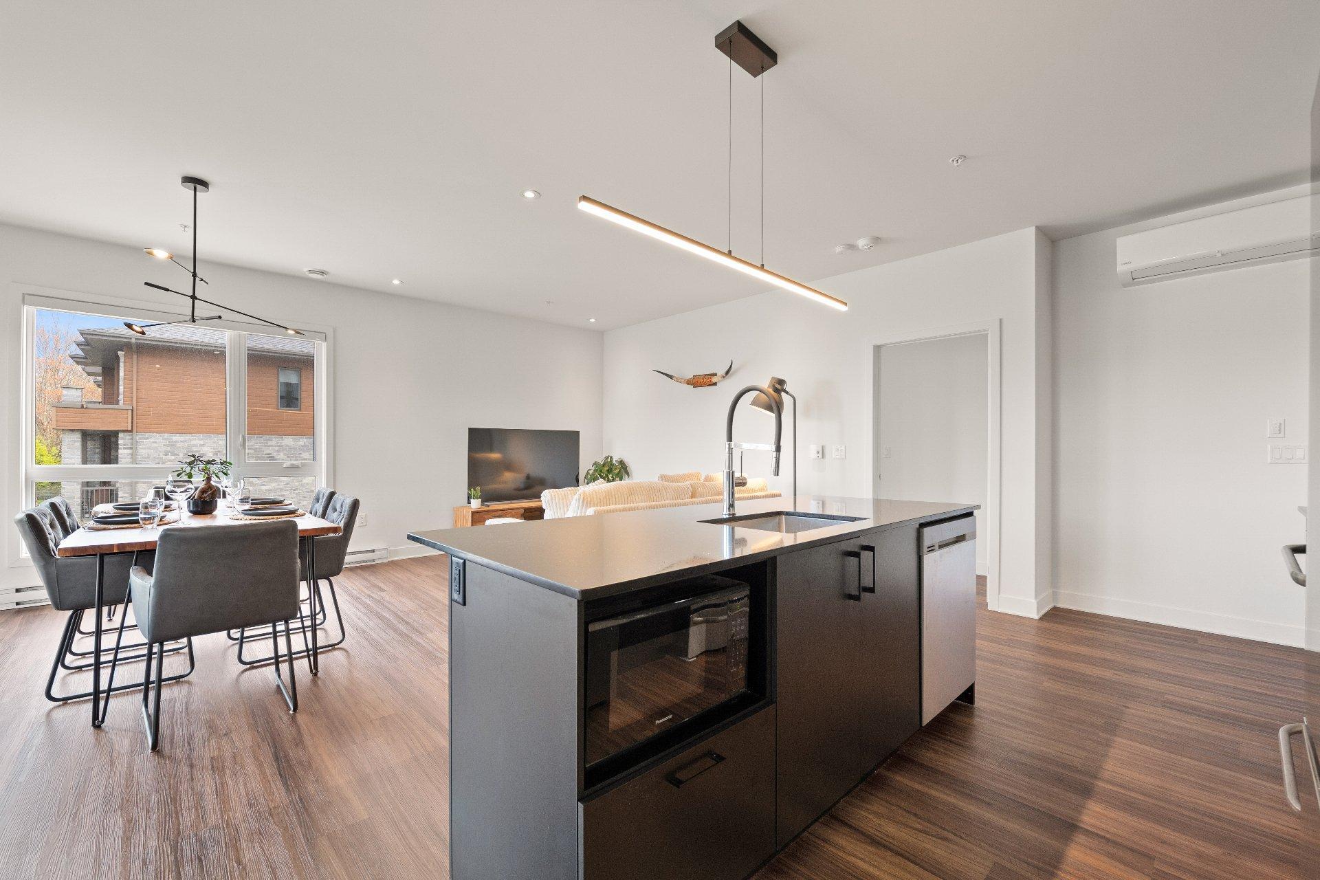 









322


Rue des Vétérans

, 205,
Mont-Saint-Hilaire,




QC
J3H0R8

