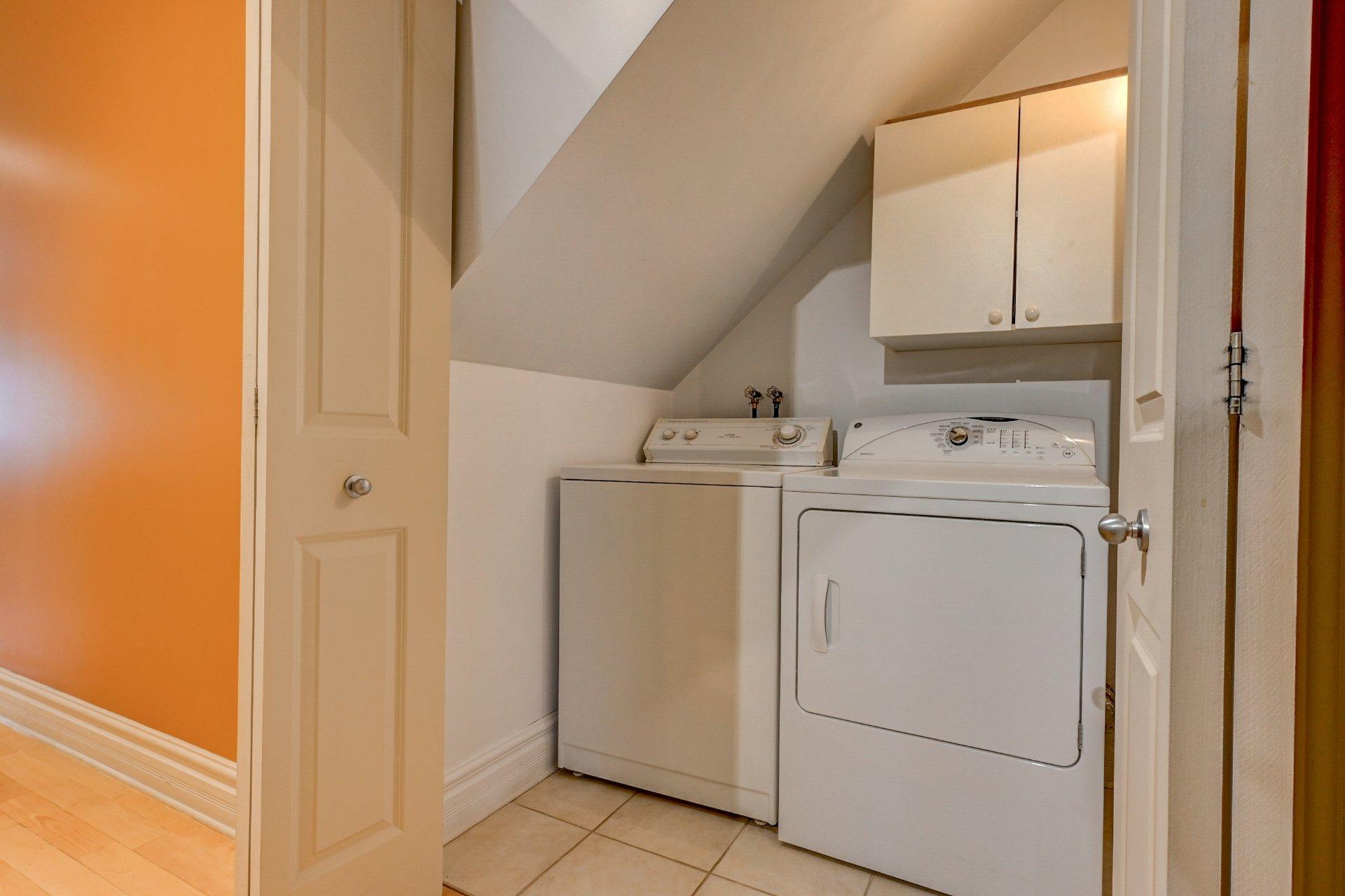









673


Rue St-Timothée

,
Montréal (Ville-Marie),




QC
H2L3N2

