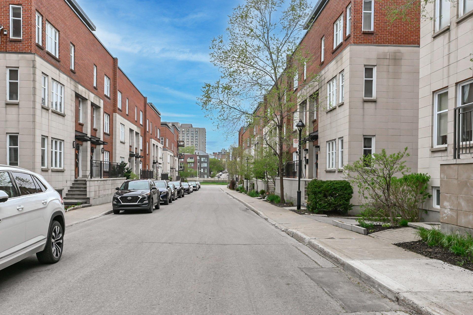 









673


Rue St-Timothée

,
Montréal (Ville-Marie),




QC
H2L3N2

