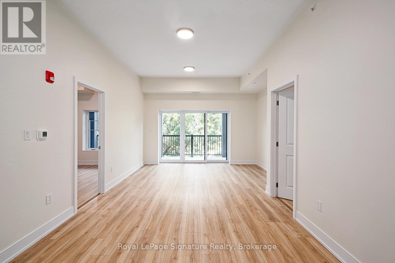 












208 - 121 MARY STREET

,
Clearview (Creemore),




Ontario
L0M1G0

