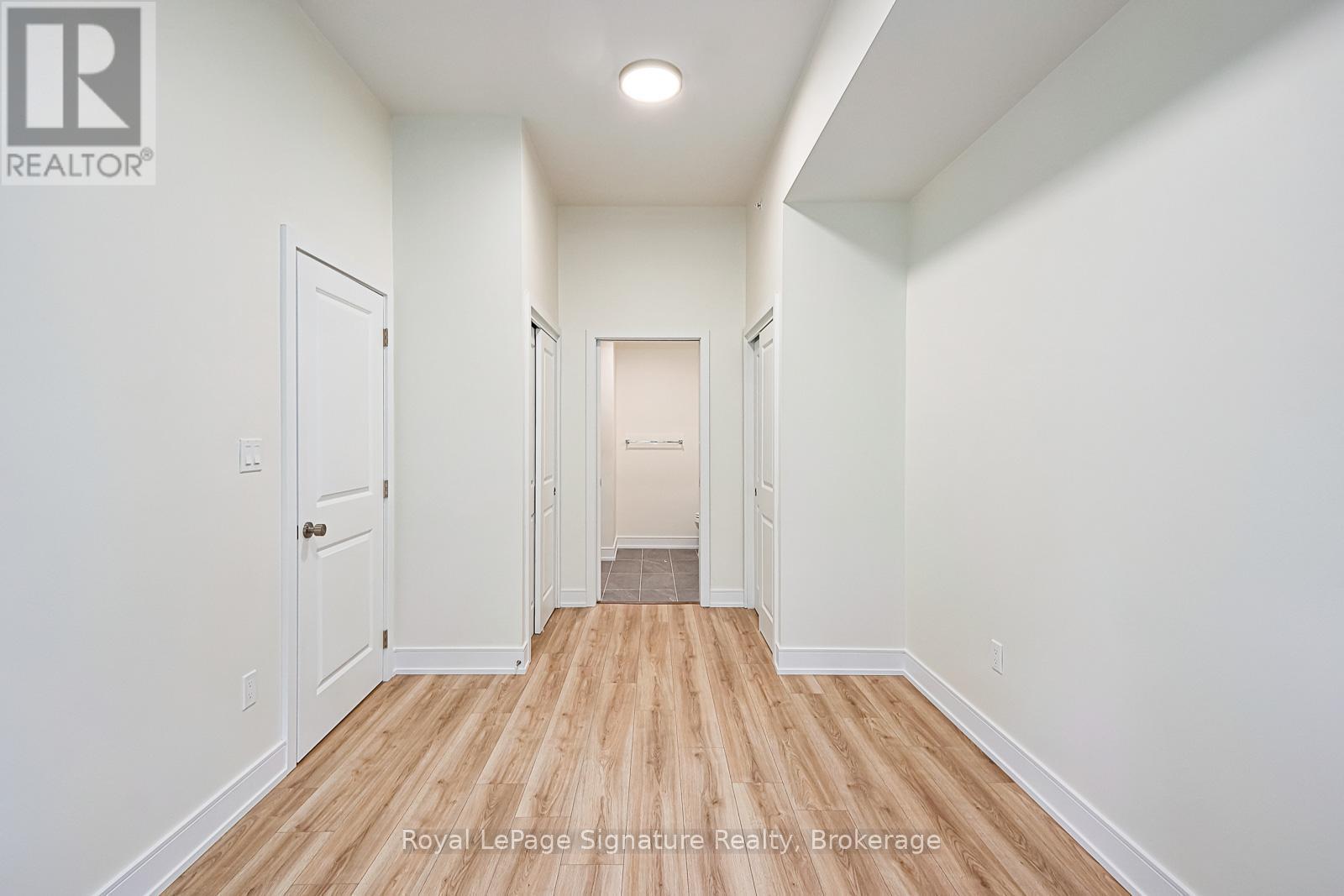 












208 - 121 MARY STREET

,
Clearview (Creemore),




Ontario
L0M1G0

