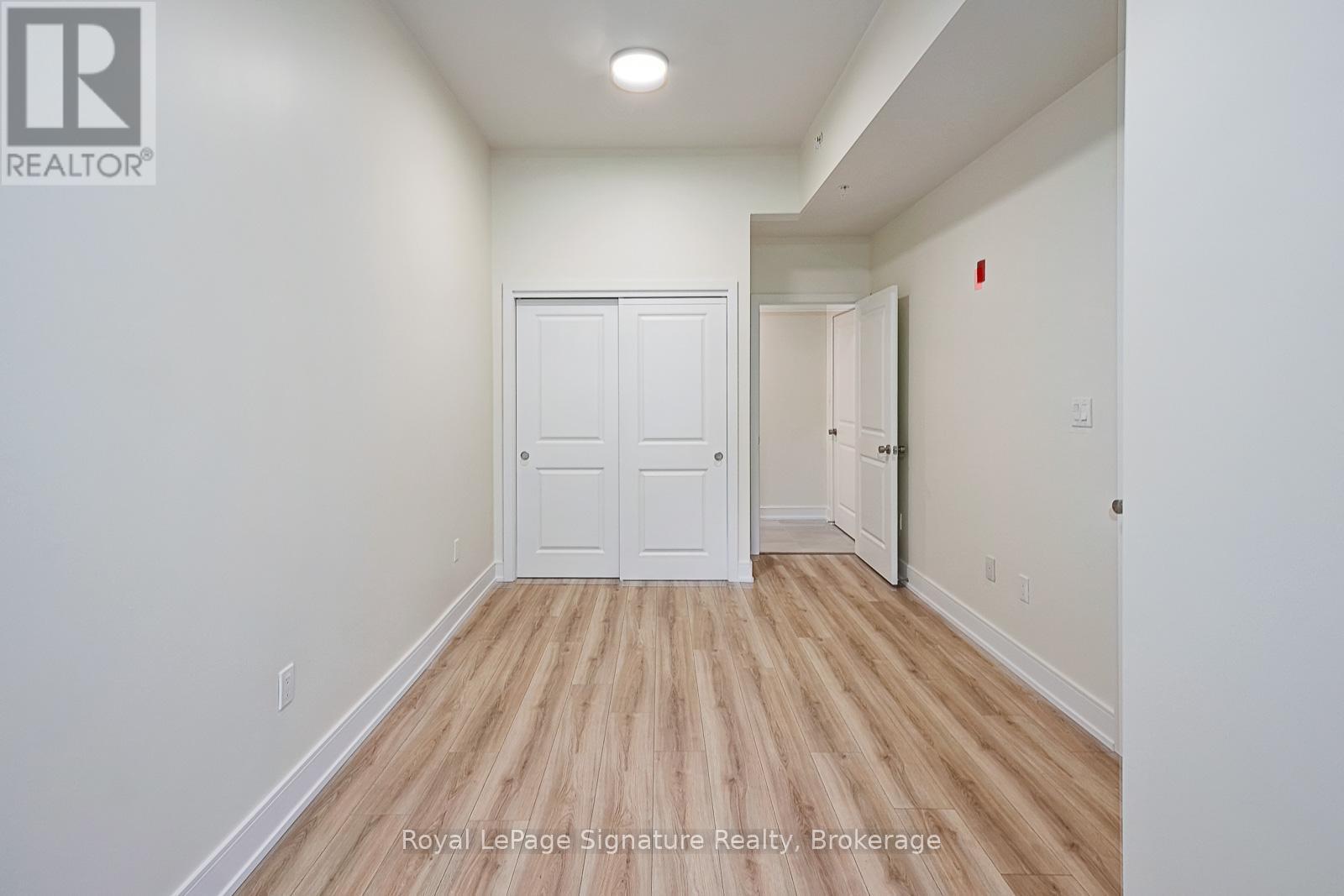 












208 - 121 MARY STREET

,
Clearview (Creemore),




Ontario
L0M1G0

