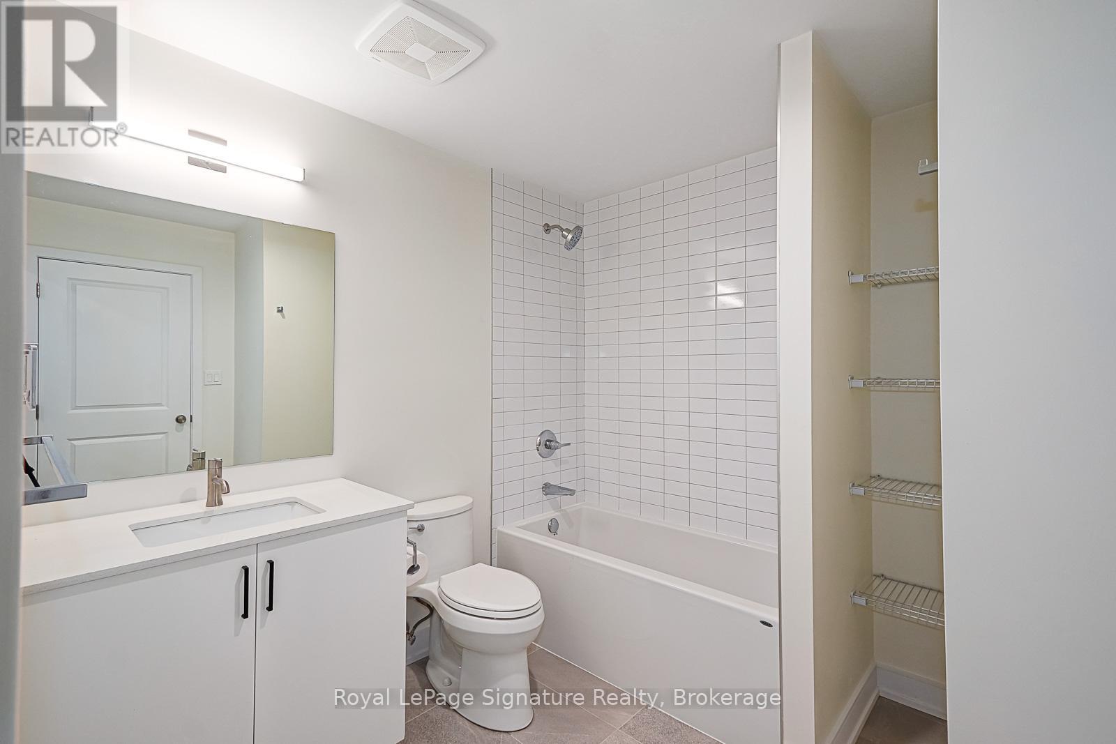 












208 - 121 MARY STREET

,
Clearview (Creemore),




Ontario
L0M1G0

