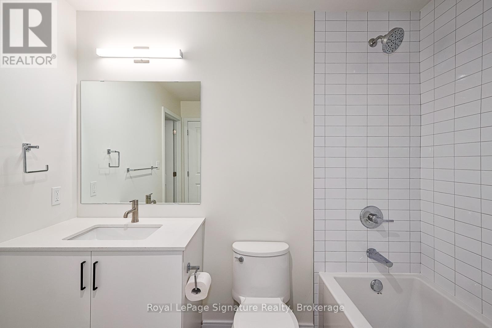 












208 - 121 MARY STREET

,
Clearview (Creemore),




Ontario
L0M1G0

