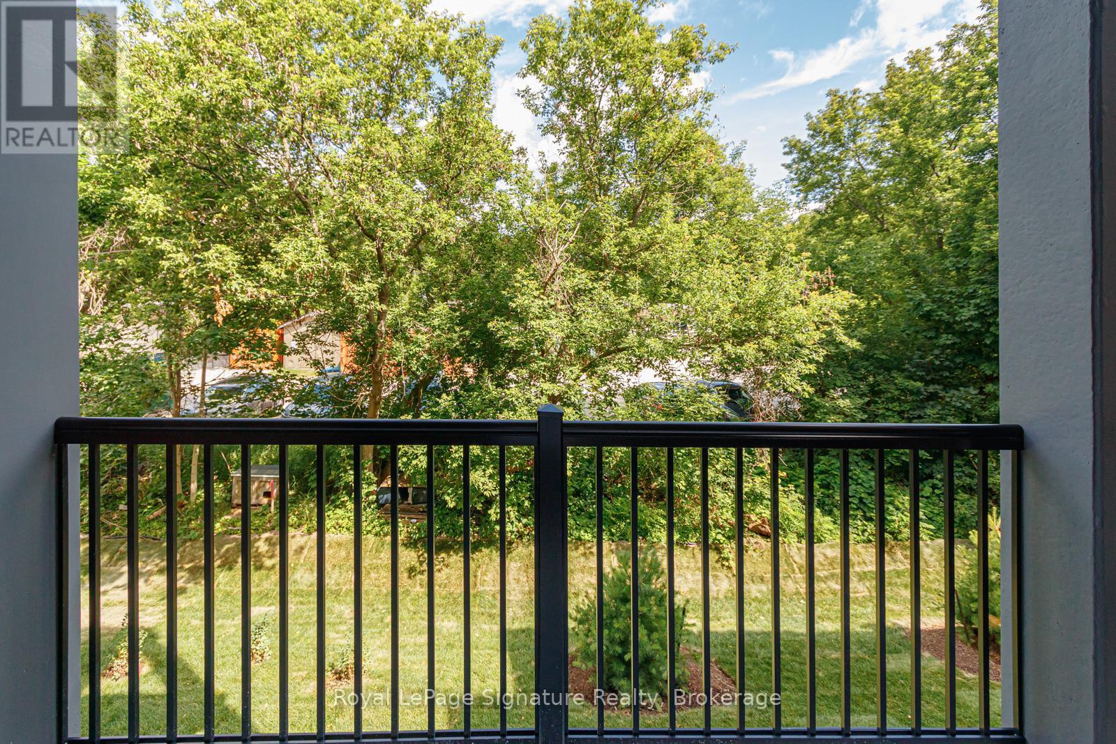 












208 - 121 MARY STREET

,
Clearview (Creemore),




Ontario
L0M1G0

